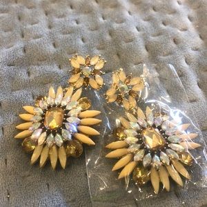 Vanilla Cream Colored Flower Statement Earrings-NWT-Boutique